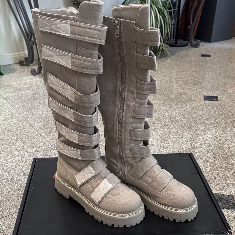CLUB EXX HOT HAVEN KNEE HIGH BOOTS size 8 Brand New